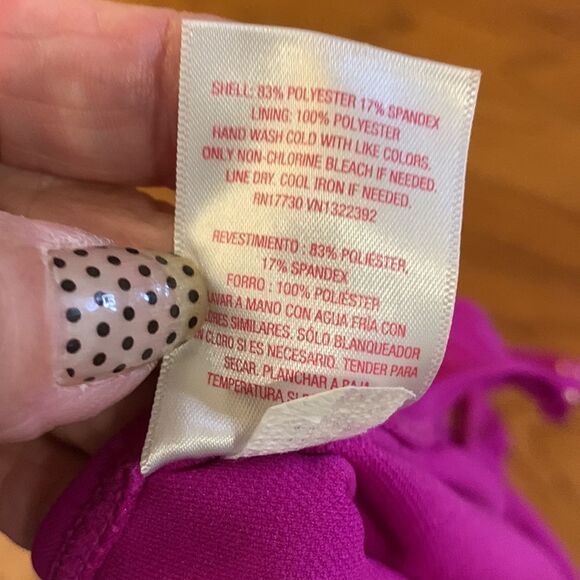 Xhilaration Size Medium NWOT fuchsia one piece swimsuit - Picture 4 of 6